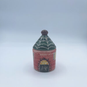 Barattolo piccolo porta sale e porta spezie a forma di casetta in ceramica fatta e dipinta a mano rossa con tetto verde
