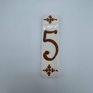 Amarcord Numero Civico 5 in ceramica dipinto a mano color ruggine