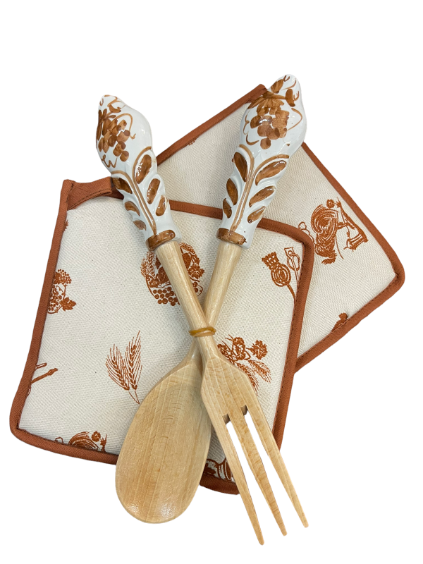 Amarcord Set 2 Presine in cotone + Set 2 Posate in legno e ceramica con disegni romagnoli ruggine